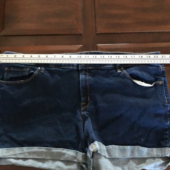 Women’s size 22W AVA & VIV midi blue Jean shorts - Picture 3 of 7